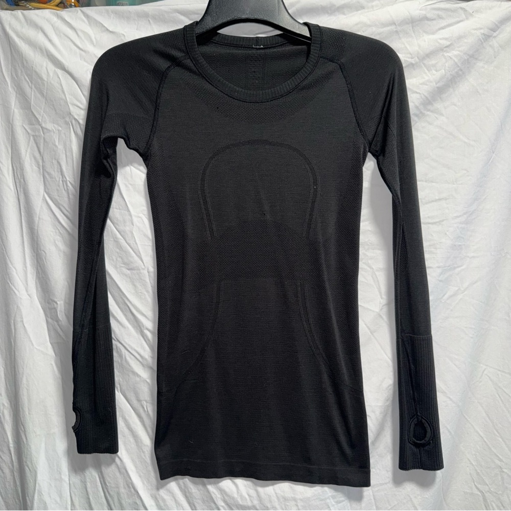 Lululemon Athletica Black  swiftly tech Long Sleeve Top